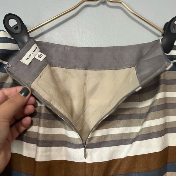 Banana Republic Striped Pleated Skirt - Picture 4 of 6